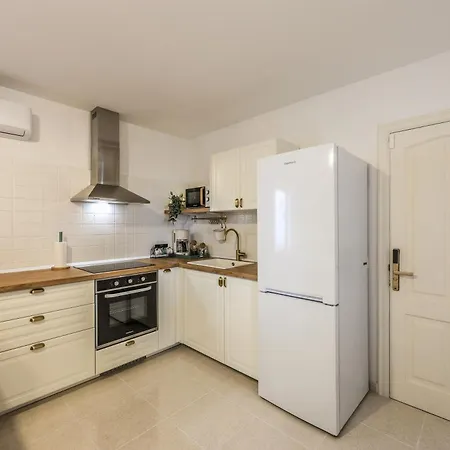 Mishushouse Aparthotel 3*